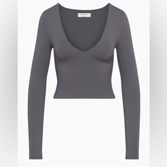 Aritzia Tops - Aritzia Contor V neck long sleeve